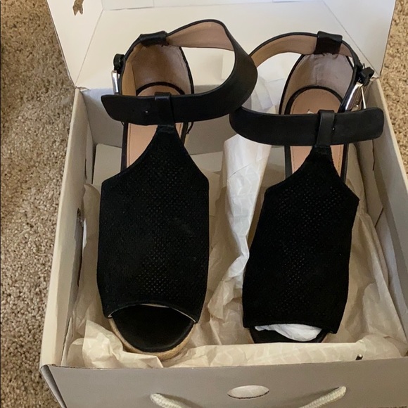 Marc fisher ltd black wedges - Picture 2 of 4